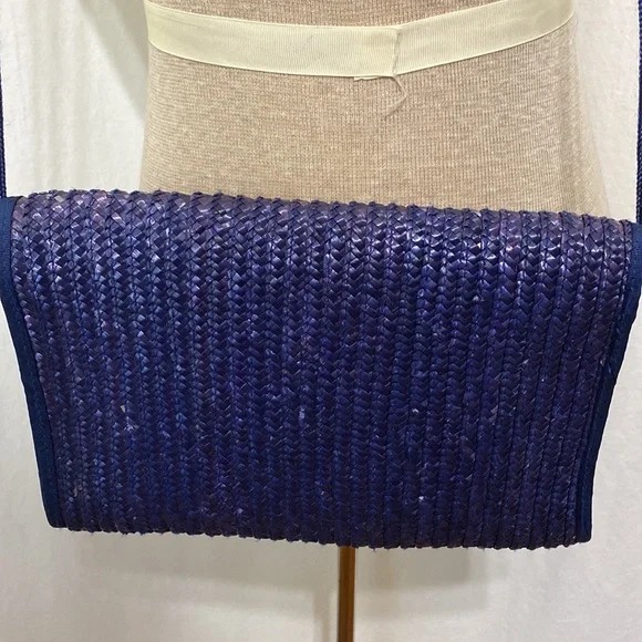 WAVES Lilac and Purple Straw Crossbody Clutch Bag - Picture 2 of 11